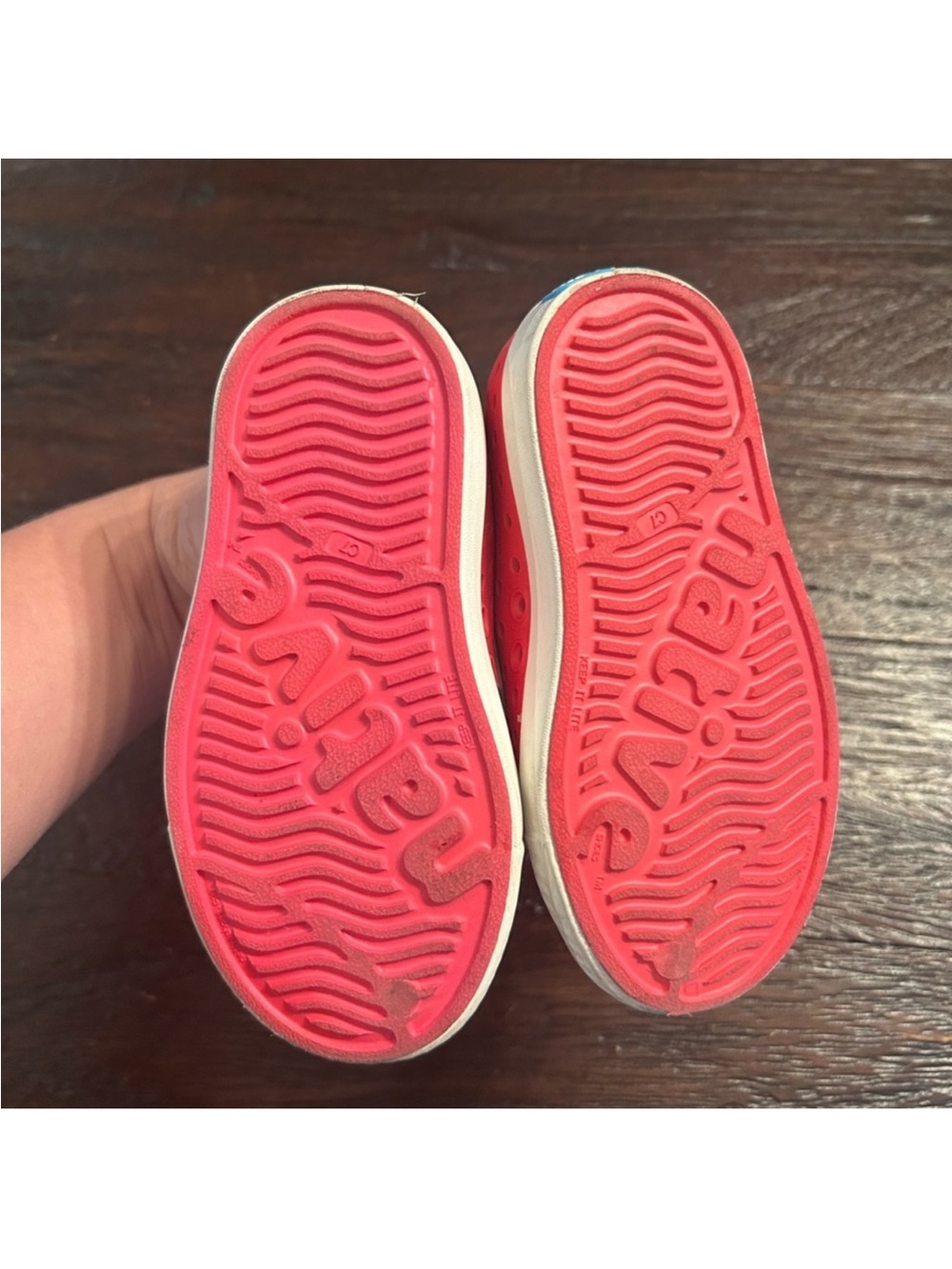 Native Jefferson Kids Water Shoes - Hot Pink Slip-Ons - Picture 5 of 6
